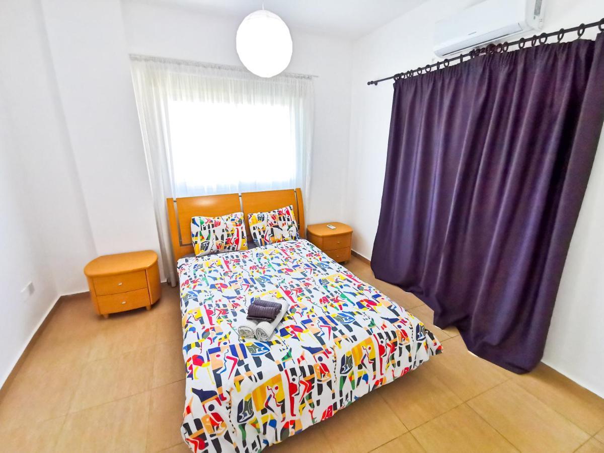 Off Course Seaview Apartment ラルナカ エクステリア 写真