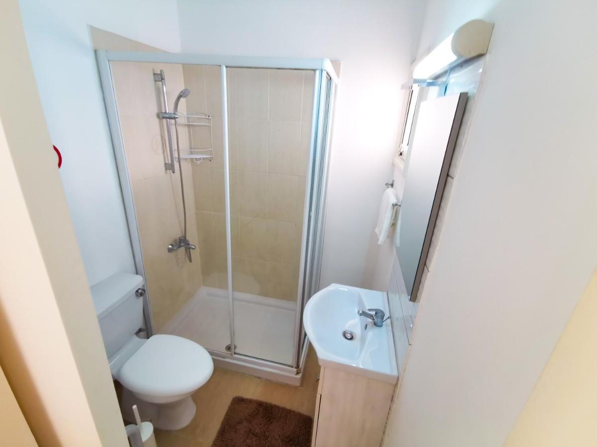 Off Course Seaview Apartment ラルナカ エクステリア 写真