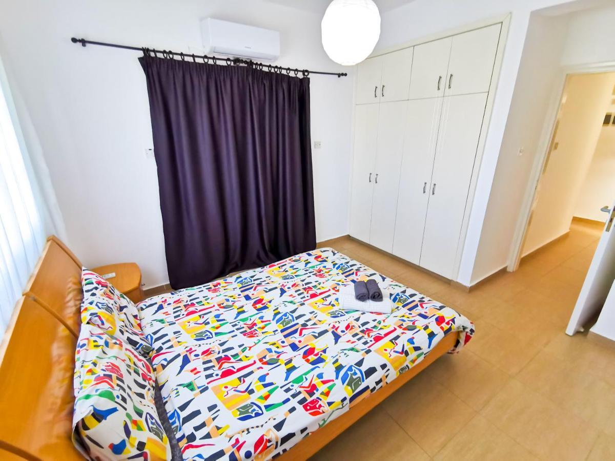 Off Course Seaview Apartment ラルナカ エクステリア 写真